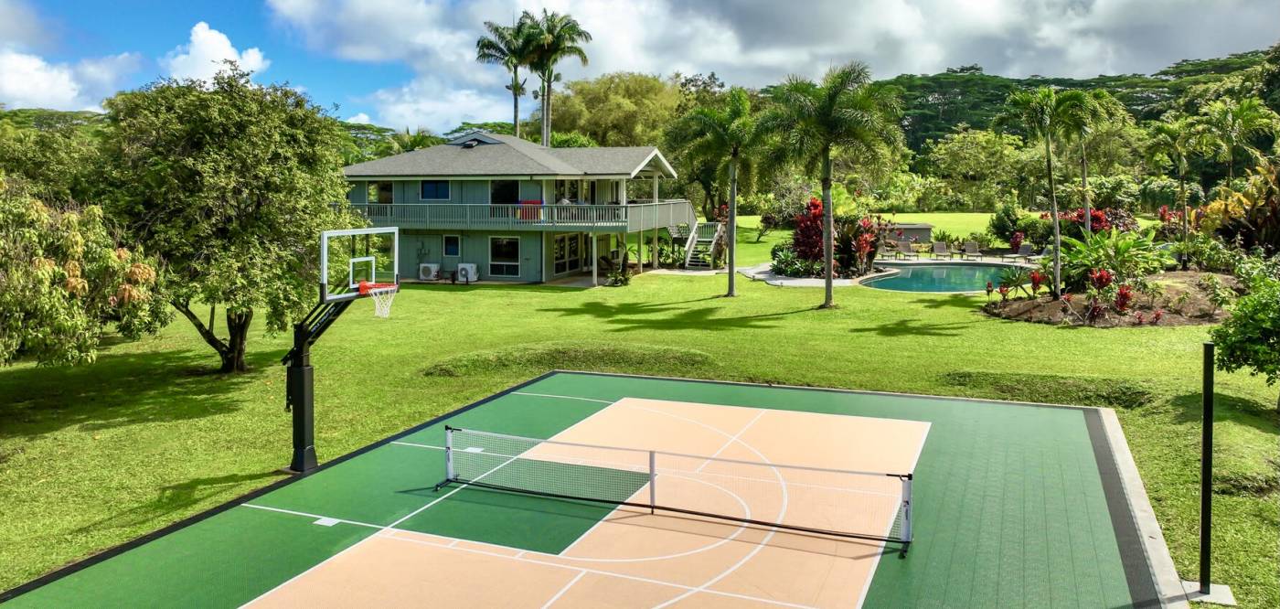 Brand New Pickleball Court, Basketball, Pool , Spa and Private Gym.